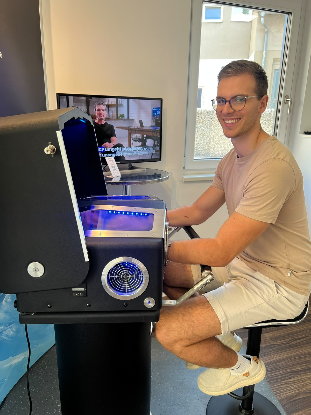 Kunde während einer Alpha Cooling Professional Anwendung bei Bodycool